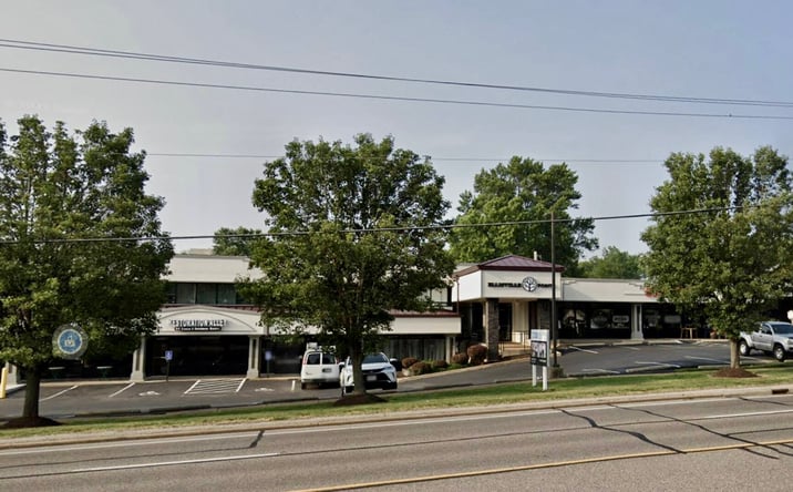 Pictures of Retail property located at 15620 Manchester Rd, Ellisville, MO 63011 for lease - image #1