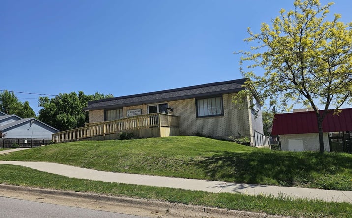 Pictures of Retail, Office property located at 3811 38th St, Des Moines, IA 50310 for lease - image #1