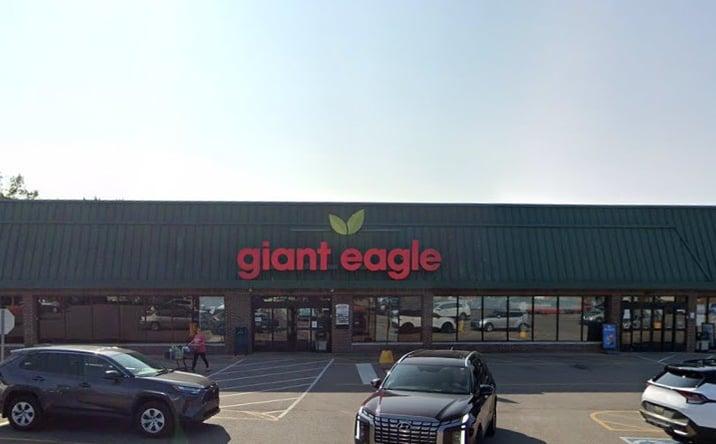 Pictures of Retail property located at 15325 Edgecliff Ave, Cleveland, OH 44111 for lease - image #1