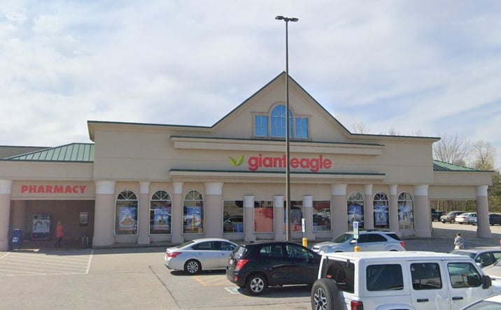 Pictures of Retail property located at 205 West Ave, Tallmadge, OH 44278 for lease - image #1