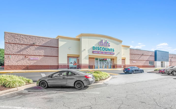 Pictures of Retail property located at 5600 Silver Hill Rd, District Heights, MD 20747 for lease - image #1