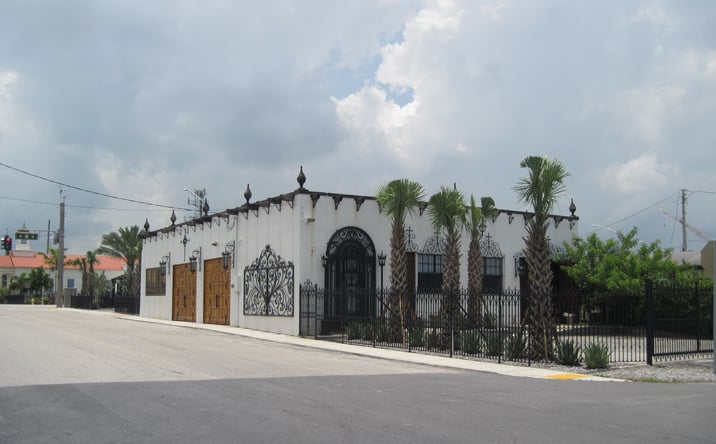 Pictures of Retail property located at 101 NE 1st St, Dania Beach, FL 33004 for lease - image #1