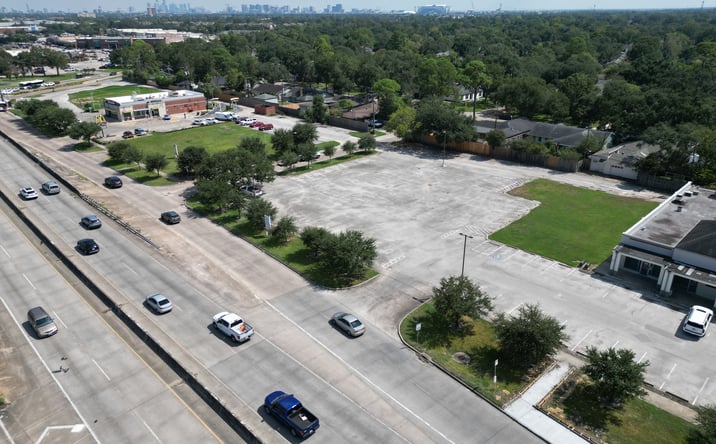 Pictures of Retail property located at 10419 S Post Oak Rd, Houston, TX 77035 for lease - image #1