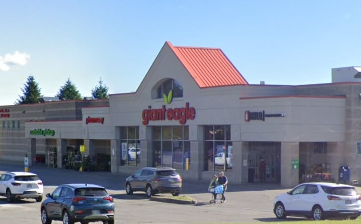 Pictures of Retail property located at 3130 Center Rd, Youngstown, OH 44514 for lease - image #1