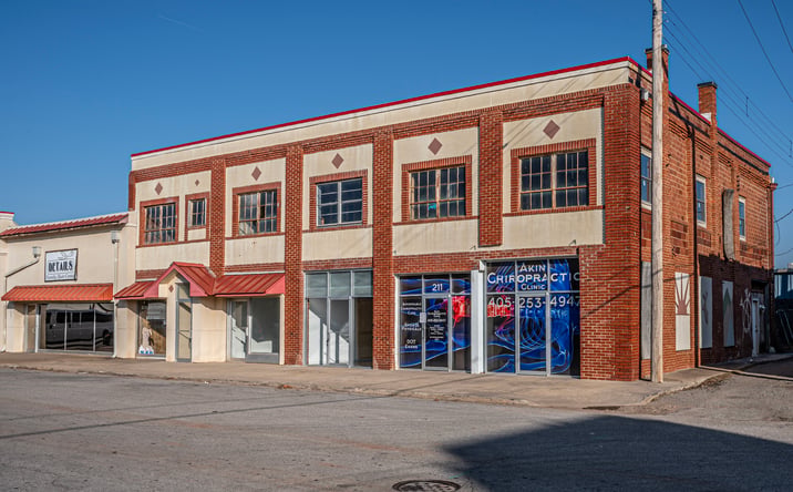 Pictures of Retail, Office, Special Purpose property located at 209 South 5th Street, Chickasha, OK 73018 for lease - image #1