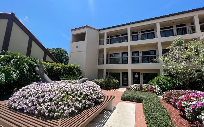 Pictures of Office property located at 801 Anchor Rode Dr, Naples, FL 34103 for lease - image #1