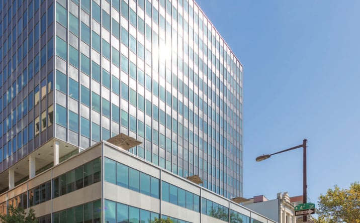 Pictures of Office property located at 325 Chestnut St, Philadelphia, PA 19106 for lease - image #1