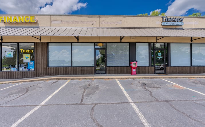 Pictures of Retail, Office property located at 2087 Florence Blvd, Florence, AL 35630 for lease - image #1