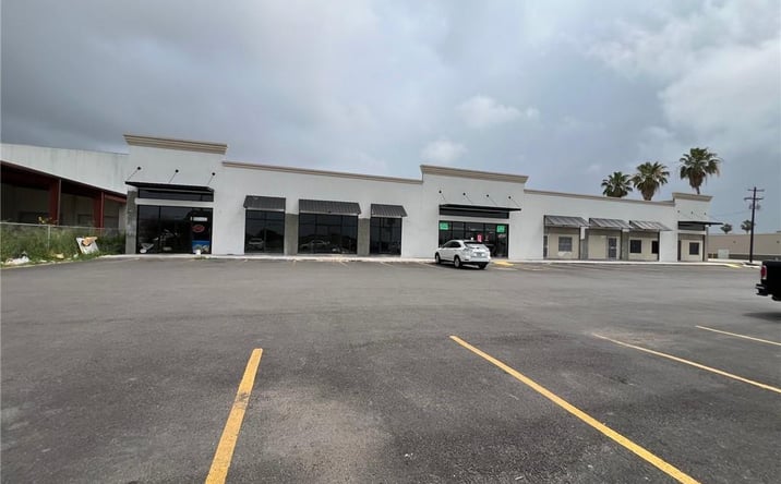 Pictures of Restaurant, Retail property located at 2345 Military Highway, Hidalgo, TX 78503 for lease - image #1