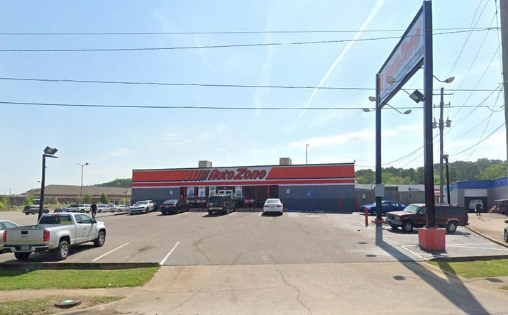 Pictures of Retail property located at 1121 Huffman Rd, Birmingham, AL 35215 for lease - image #1