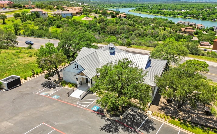 Pictures of Retail, Office, Restaurant property located at 602 Steve Hawkins Pkwy, Marble Falls, TX 78654 for lease - image #1