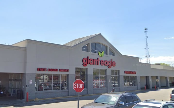Pictures of Retail property located at 484 E Waterloo Rd, Akron, OH 44319 for lease - image #1
