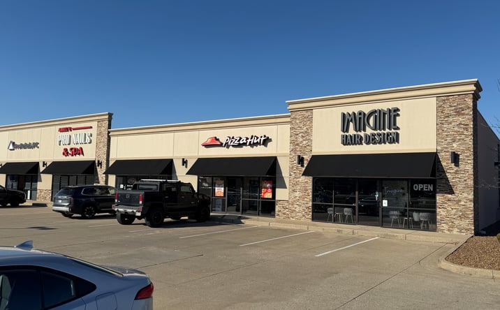 Pictures of Retail, Office, Restaurant property located at 8887 High Pointe Dr, Newburgh, IN 47630 for lease - image #1