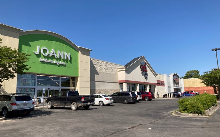Pictures of Retail property located at 5900 University Dr NW, Huntsville, AL 35806 for lease - image #1