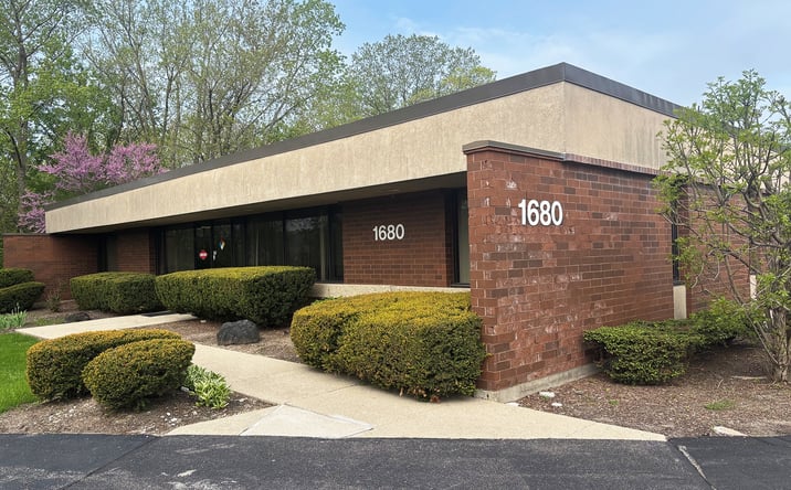 Pictures of Retail, Office property located at 1680 N Delany Rd, Gurnee, IL 60031 for lease - image #1