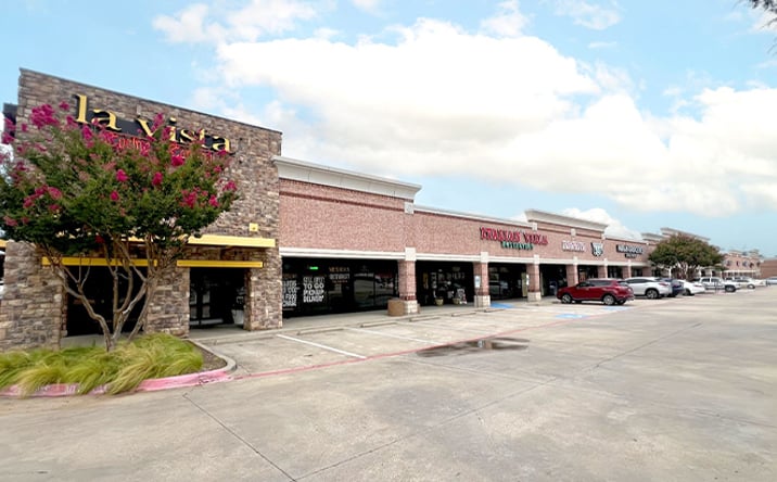 Pictures of Retail property located at 1012 W Hebron Pkwy, Carrollton, TX 75010 for lease - image #1