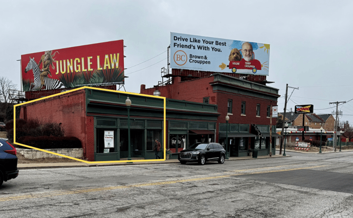Pictures of Office, Retail property located at 900 Westport Rd, KCMO, MO 64111 for lease - image #1