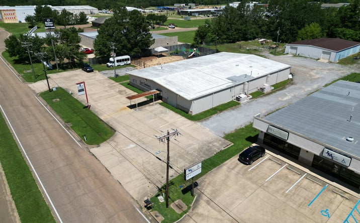 Pictures of Retail, Industrial property located at 5002 US-80, Pearl, MS 39208 for lease - image #1