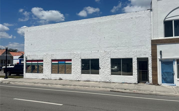 Pictures of Retail property located at 1318 N Federal Hwy # 1318, Hollywood, FL 33020 for lease - image #1