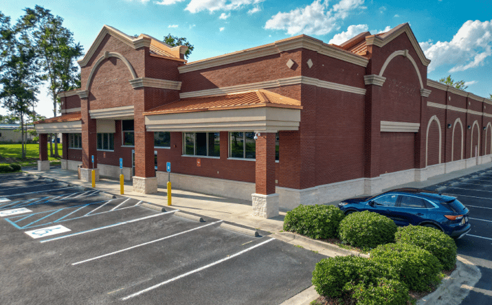 Pictures of Office, Restaurant property located at 1108 E 1st St, Vidalia, GA 30474 for lease - image #1