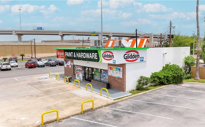 Pictures of Retail property located at 1100 N Cage Boulevard, Pharr, TX 78577 for lease - image #1