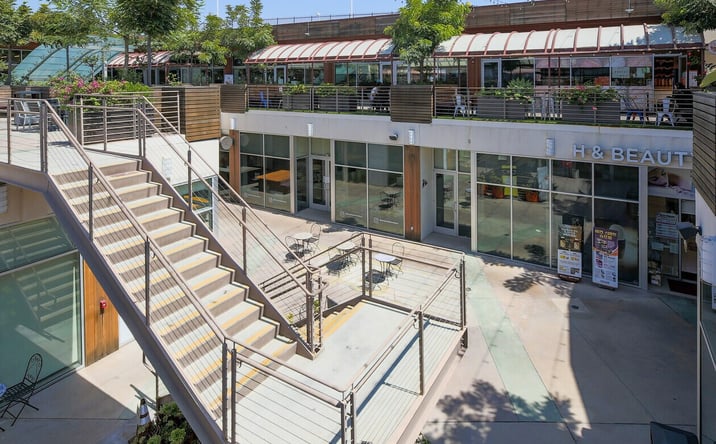 Pictures of Retail, Restaurant property located at 450 S Western Ave, Los Angeles, CA 90020 for lease - image #1