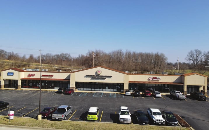 Pictures of Retail property located at 1621-1629 A. Roy Dr, Washington, MO 63090 for lease - image #1