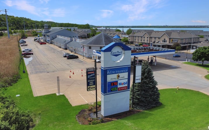 Pictures of Retail, Office, Restaurant property located at 2400-2519 N MAIN Street #2501, East Peoria, IL 61611 for lease - image #1