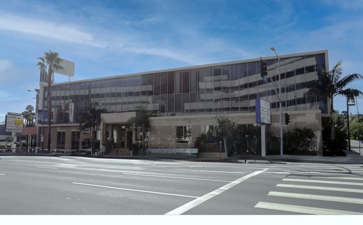 Pictures of Retail, Restaurant property located at 15840 Ventura Blvd, Encino, CA 91436 for lease - image #1
