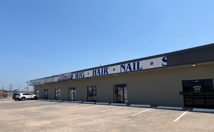 Pictures of Retail, Special Purpose property located at 2134 SW Lee Blvd, Lawton, OK 73505 for lease - image #1