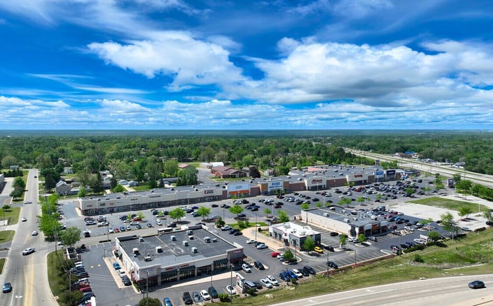 Pictures of Retail property located at 1017 West Lane Rd, Machesney Park, IL 61115 for lease - image #1