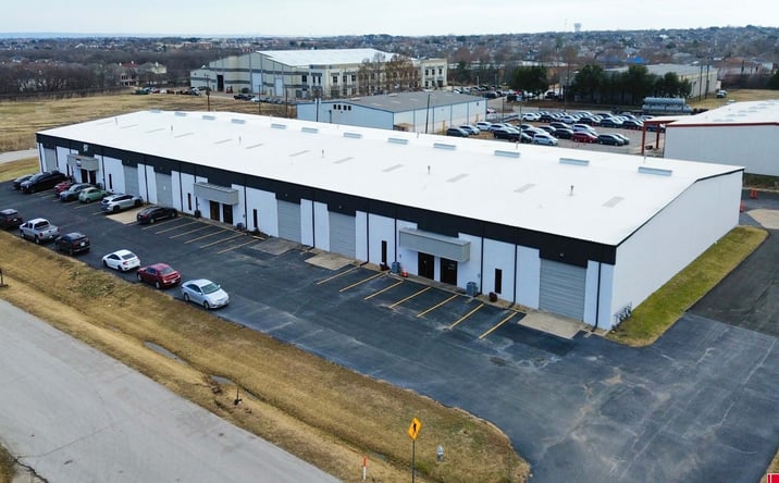 Pictures of Industrial property located at 1000-1008 N Commercial Blvd, Arlington, TX 76001 for lease - image #1