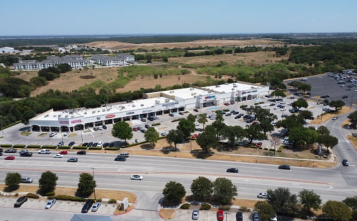 Pictures of Retail property located at 1435-1447 S. Loop 288 Denton, Texas 76205, Denton, TX 76208 for lease - image #1