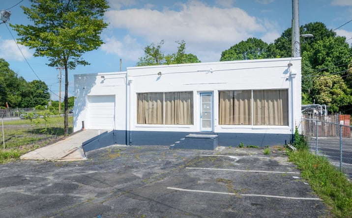 Pictures of Retail, Office, Industrial property located at 2709 N Tryon St, Charlotte, NC 28206 for lease - image #1
