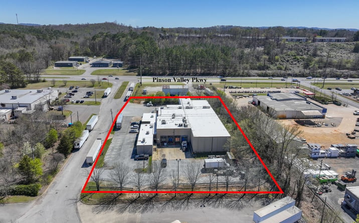 Pictures of Industrial property located at 1421 Robinwood Cir, Birmingham, AL 35217 for lease - image #1