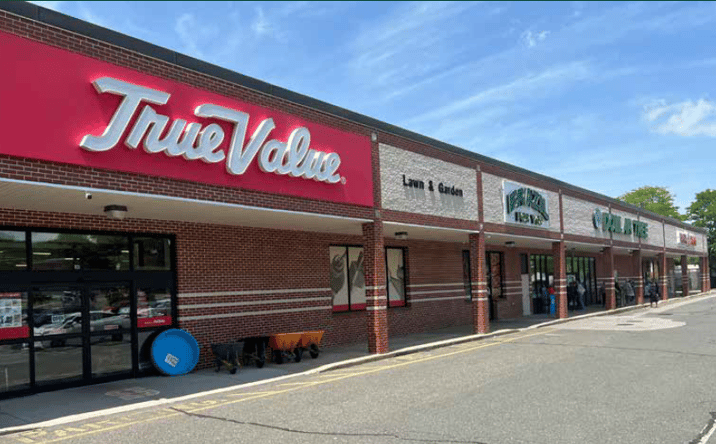 Pictures of Retail property located at 521-551 Washington St, Stoughton, MA 02021 for lease - image #1