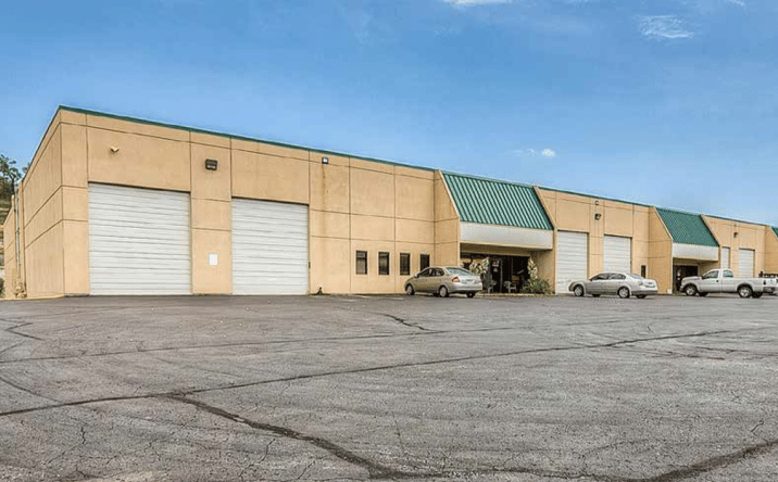 Pictures of Industrial property located at 628 NW Platte Valley Dr, Riverside, MO 64150 for lease - image #1