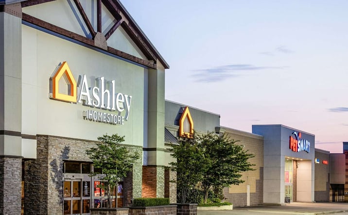 Pictures of Retail property located at 7915 Winchester Rd, Memphis, TN 38125 for lease - image #1