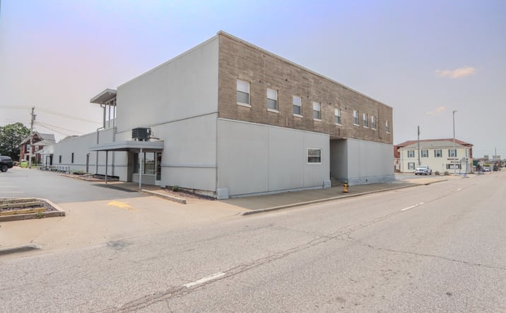 Pictures of Office, Industrial property located at 1112 Broadway St, Quincy, IL 62301 for lease - image #1
