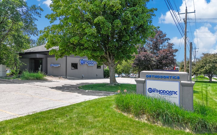 Pictures of Office property located at 7180 Hickman Rd, Windsor Heights, IA 50324 for lease - image #1