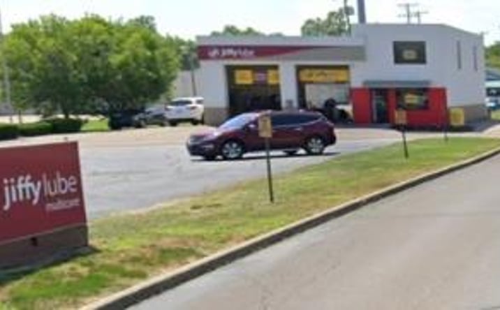 Pictures of Retail property located at 5 West Whipp Road, Washington Township, OH 45459 for lease - image #1