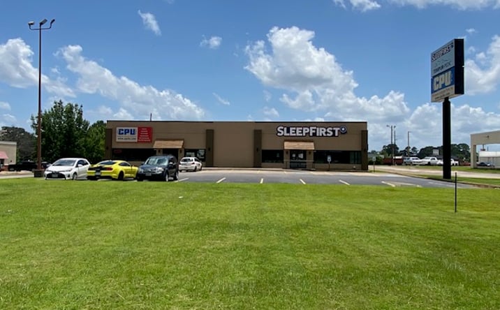 Pictures of Retail, Office, Restaurant property located at 106 E Loop 281, Longview, TX 75605 for lease - image #1
