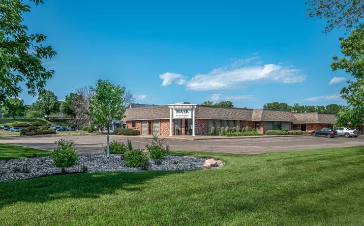 Pictures of Retail property located at 10800 Greenbrier Rd, Hopkins, MN 55305 for lease - image #1