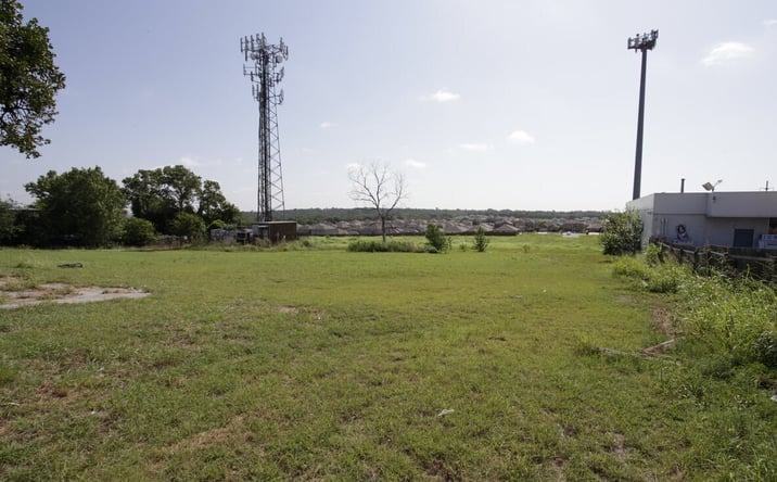 Pictures of Land property located at 817 E Loop 820, Fort Worth, TX 76120 for lease - image #1