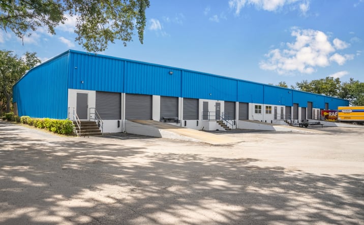 Pictures of Retail property located at 401 Central Park Dr, Sanford, FL 32771 for lease - image #1
