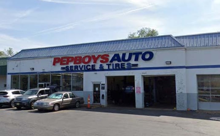 Pictures of Retail property located at 135 Christiana Rd, New Castle, DE 19720 for lease - image #1