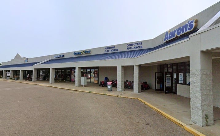 Pictures of Retail property located at 515 Union Avenue, Dover, OH 44622 for lease - image #1