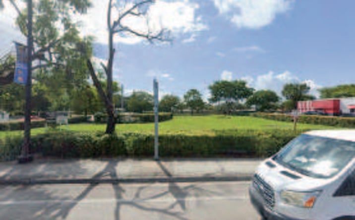 Pictures of Retail, Restaurant property located at 801 W Hallandale Beach Blvd, Hallandale Beach, FL 33009 for lease - image #1