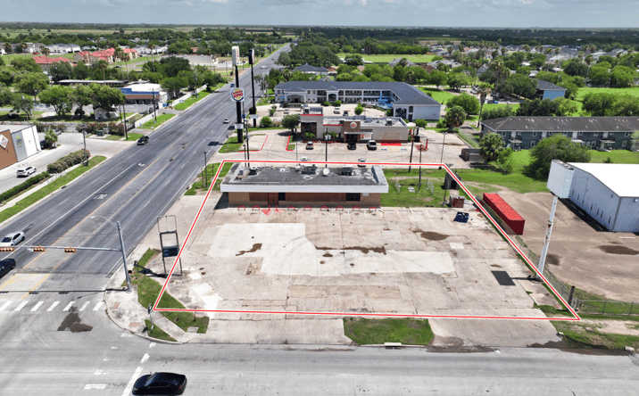 Pictures of Retail property located at 101 E Expressway 83, La Feria, TX 78559 for lease - image #1