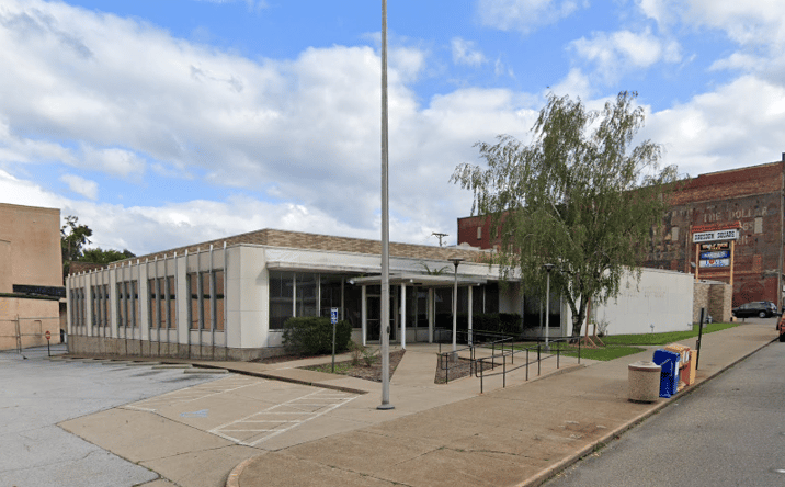 Pictures of Retail, Office, Industrial property located at 700 Dresden Ave, East Liverpool, OH 43920 for lease - image #1